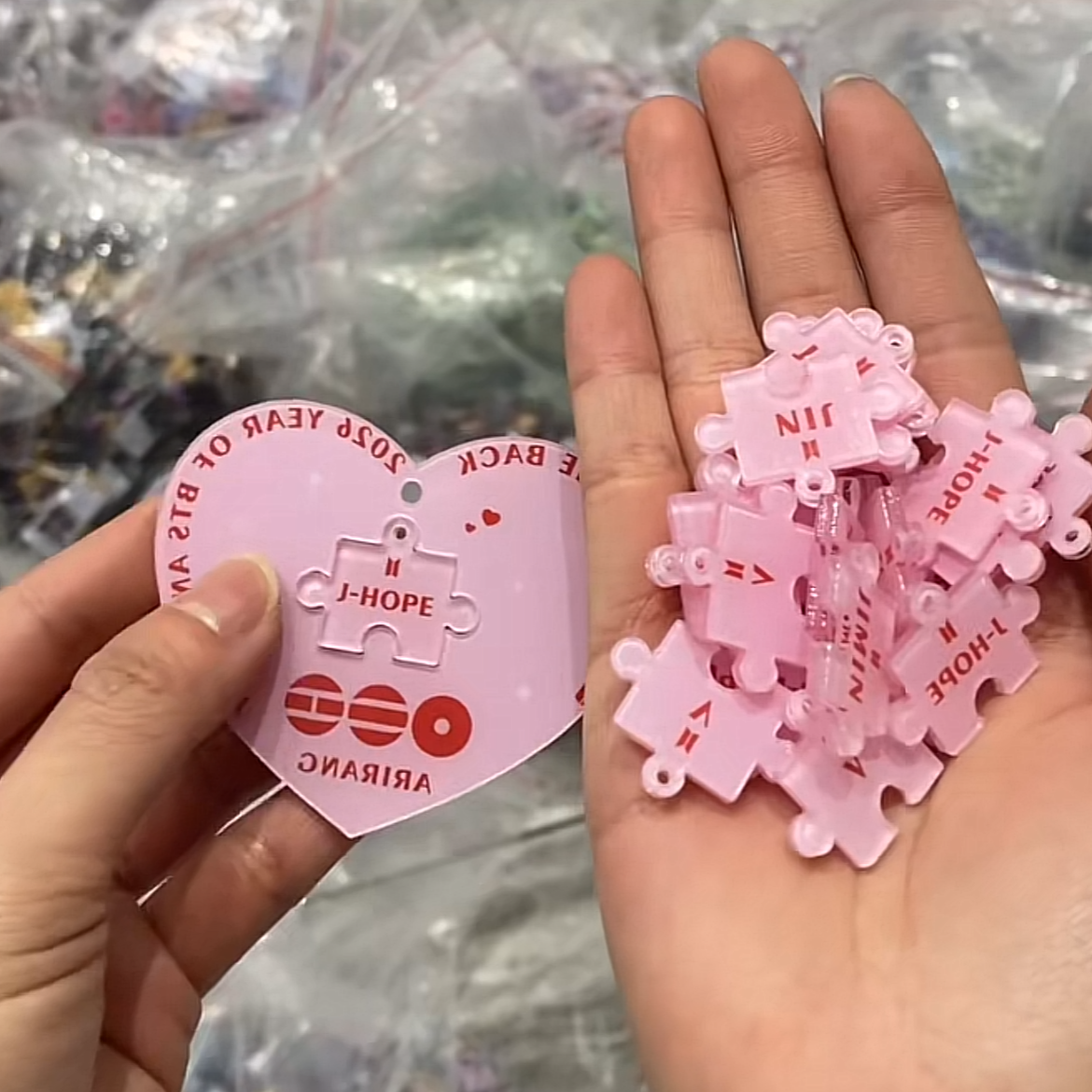 【212】For ARMY-k-pop concert freebie,fan made ,heart and puzzle acrylic, DIY keychain accessories(preorder12-15days )